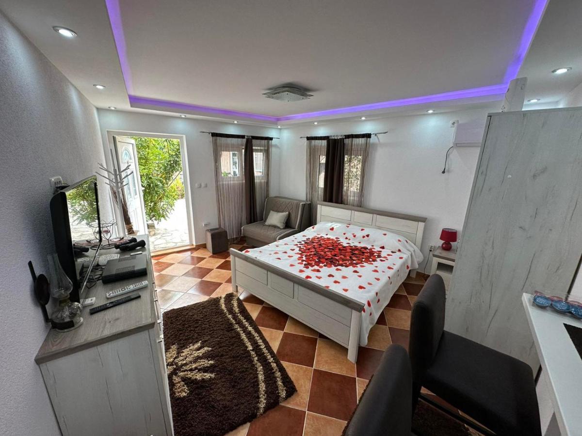 Sunshine Apartment With Private Pool And Parking Kotor Exterior foto