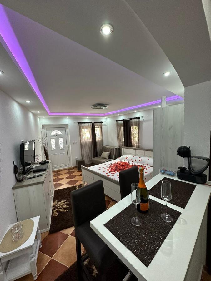 Sunshine Apartment With Private Pool And Parking Kotor Exterior foto