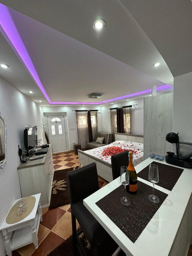 Sunshine Apartment With Private Pool And Parking Kotor Exterior foto